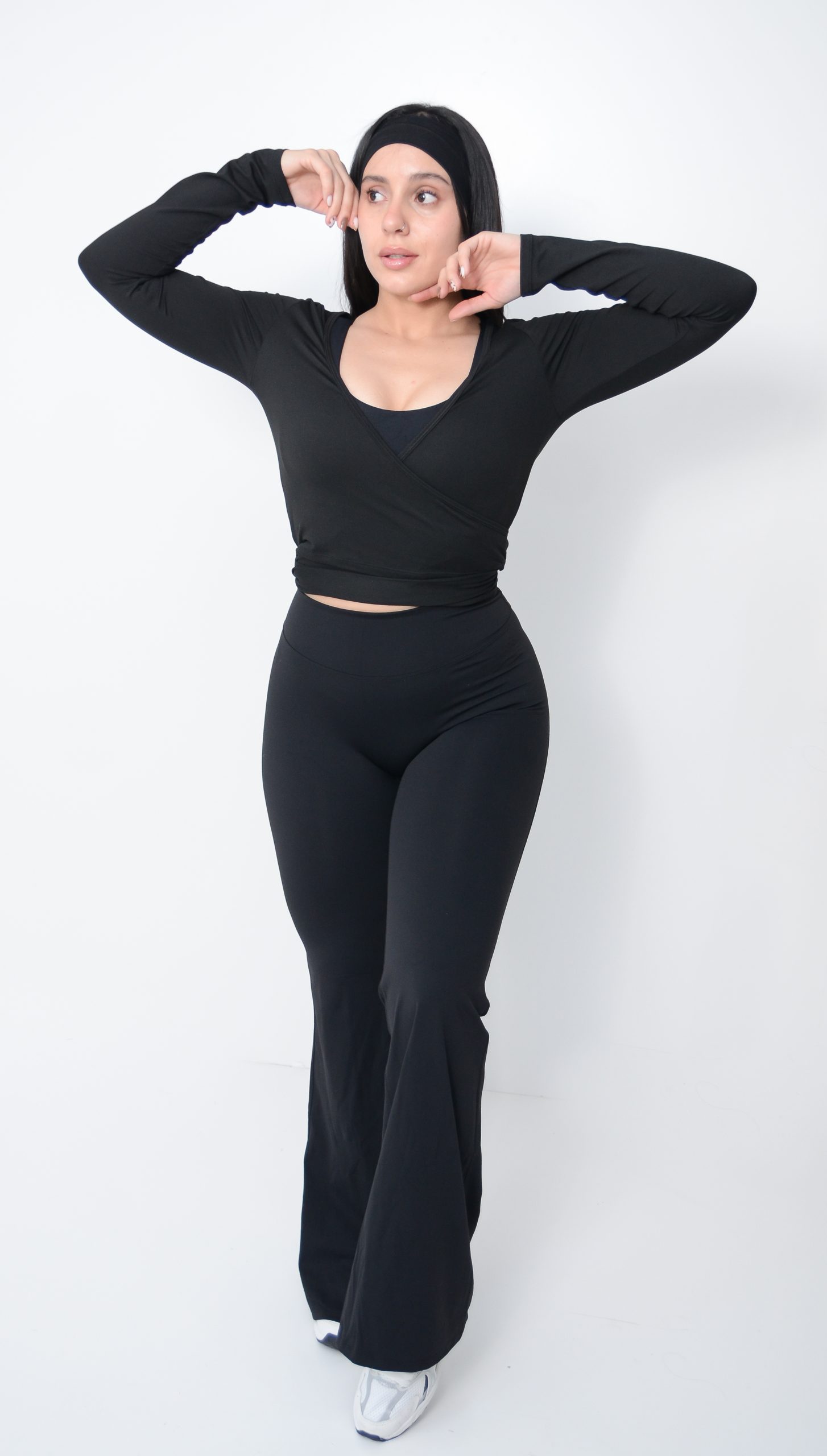 Top Bella top-deportivo-bella-cruzado-manga-larga-pilates-yoga-mujer-entrenamiento-pilates-yoga-color-negro.jpg