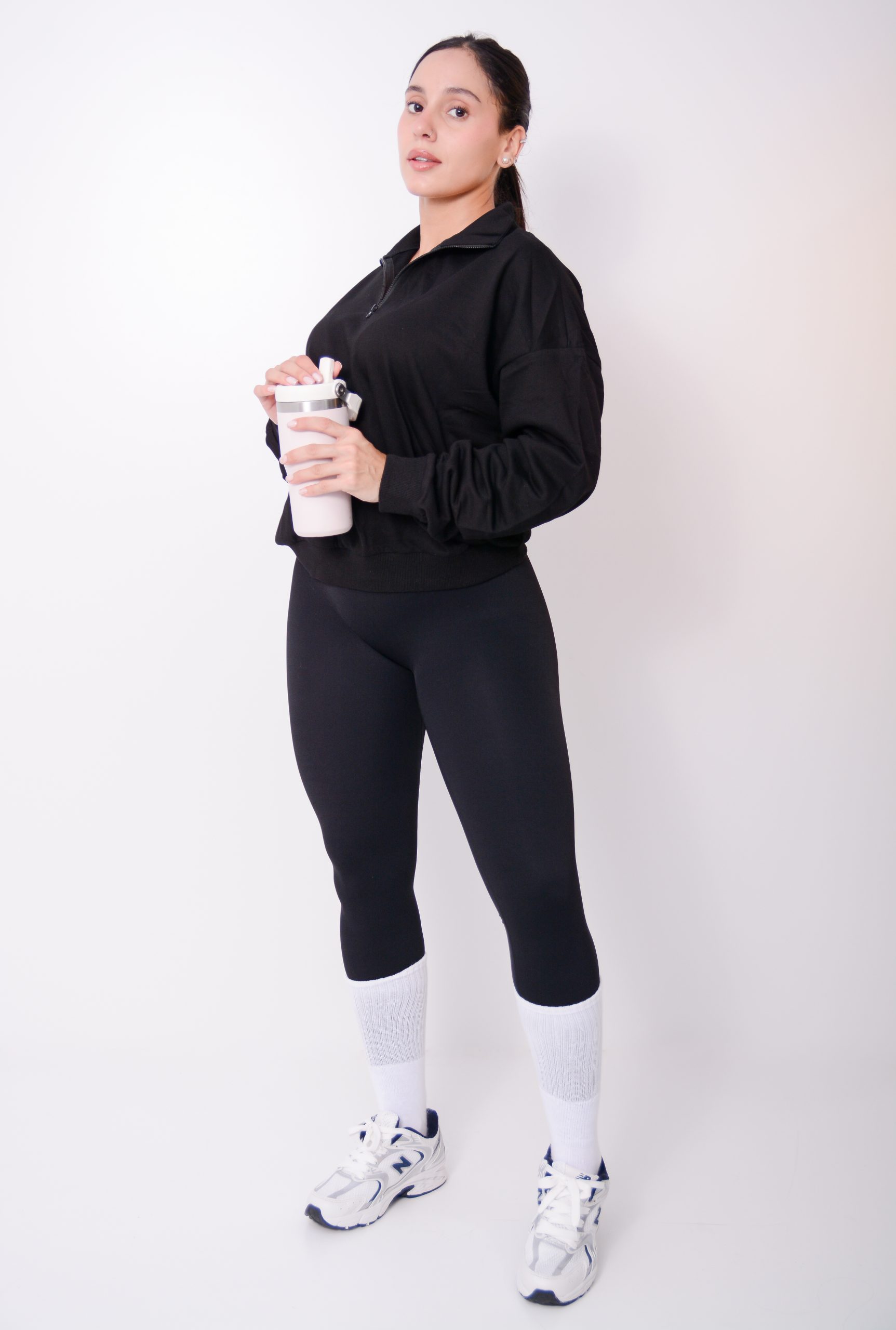 sudadera oversize laos buzo deportivo medio cierre. sudadera oversize laos buzo deportivo medio cierre.